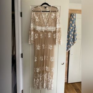 White & tan long sleeve kimono